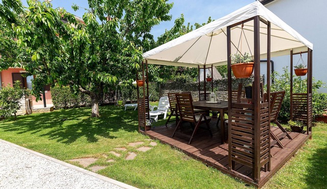 Beautiful Apartment Fratta with garden in Tar