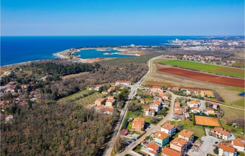 Beautiful Apartment In Duba in Pelegrin