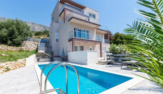 Beautiful apartment in Jesenice with WiFi in Jesenice