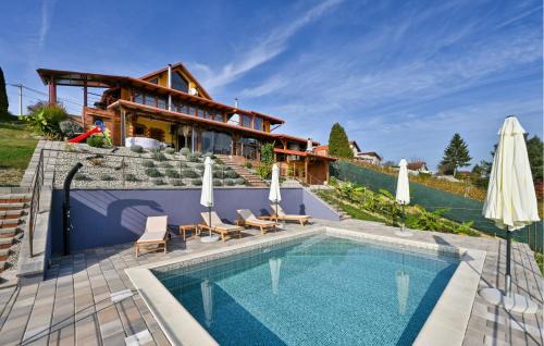 Beautiful Home In Falinic Breg With Sauna