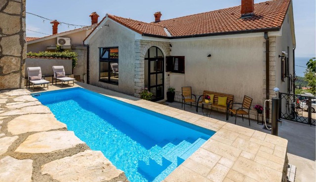 Beautiful Home In Glavani