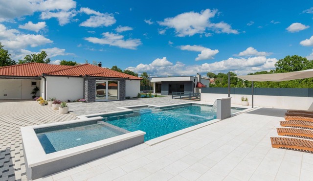 Beautiful home in Grubine with sauna in Grubine