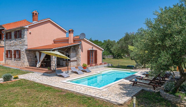 Beautiful home in Krnica