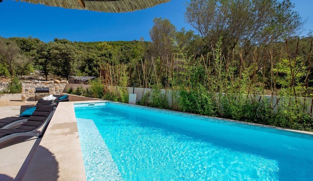 Beautiful home in Miholascica