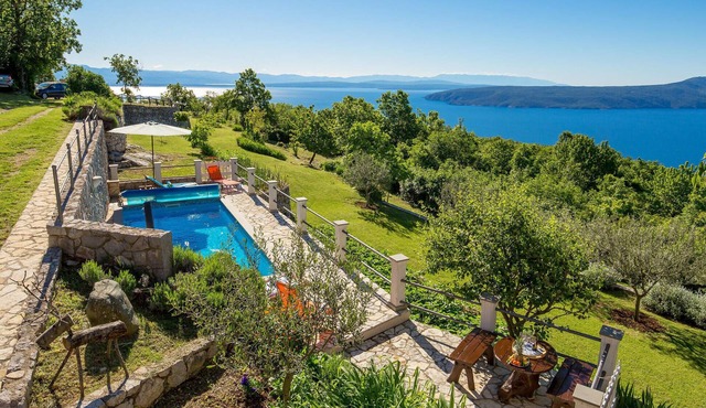 Beautiful home in Moscenice
