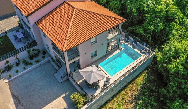 Beautiful home in Nova Vas