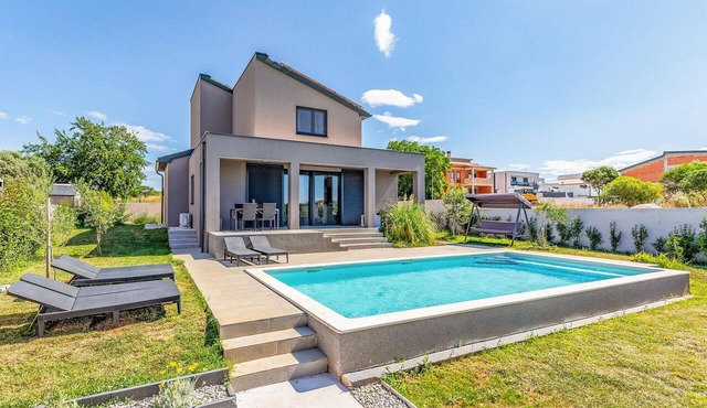 Beautiful home in Pula in Pula