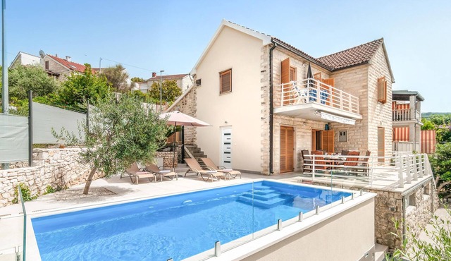 Beautiful home in Supetar in Supetar