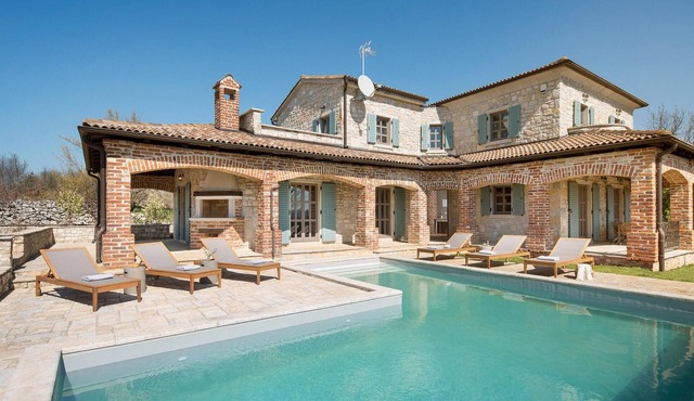 Beautiful home in Sv. Lovrec
