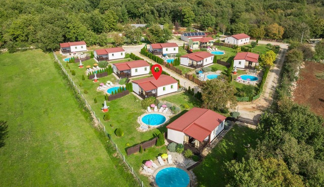 Beautiful home in Tinjan