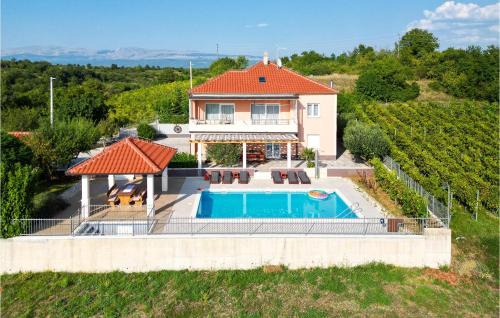 Beautiful Home In Trilj in Trilj