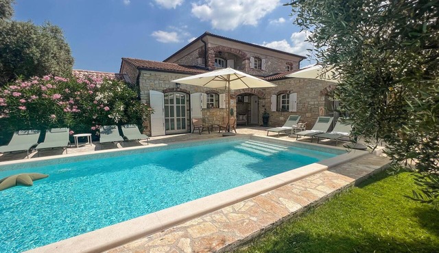 Beautiful home in Visnjan