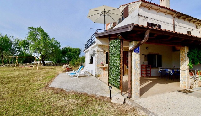 Beautiful Istrian house with big backyard, pet friendly