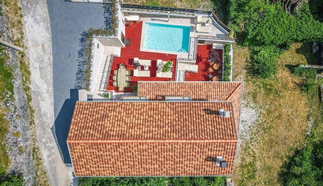 Beautiful private villa for 8 people with private pool, A/C, WIFI, TV, terrace and pets allowed