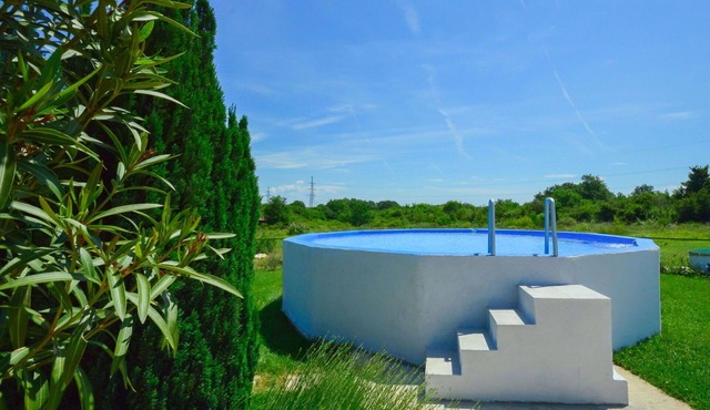 Beautiful private villa for 6 people with A/C, WIFI, private pool, TV, terrace and pets allowed