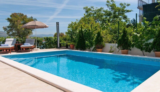 Beautiful private villa for 10 guests with A/C, private pool, WIFI, TV and terrace