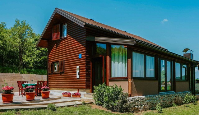 Beautiful private villa for 4 guests with WIFI, TV, terrace and pets allowed