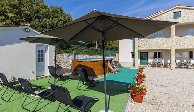 Beautiful private villa for 8 guests with private pool, WIFI, A/C, TV and terrace in Labin