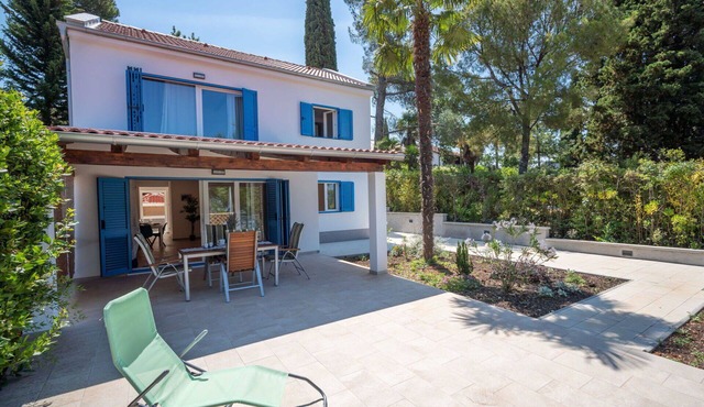 Beautiful private villa for 4 guests with WIFI, A/C, TV and terrace in Rijeka