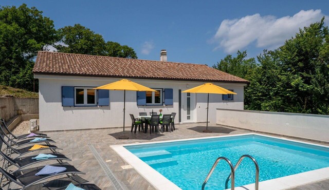 Beautiful private villa with private pool, A/C, WIFI, TV, terrace, pets allowed and panoramic view