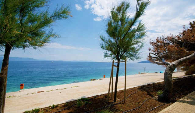 Beautiful single-storey villa with private pool, 15 minutes by car from the beach.