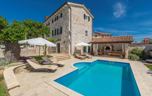 Beautiful Stone House - Villa Parentium with Private Pool in Dračevac