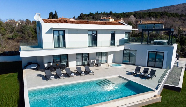 Beautiful Villa Athena