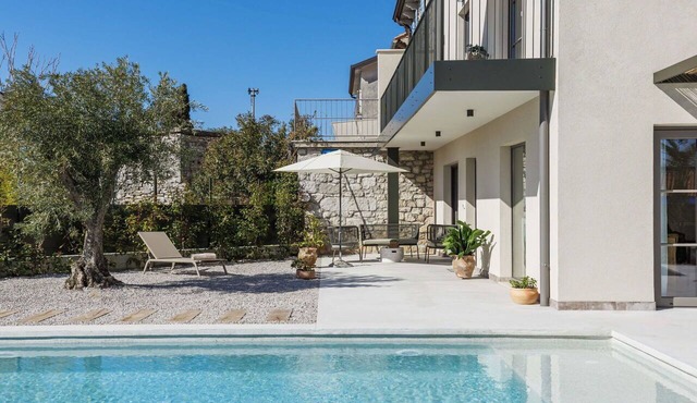 Beautiful villa for 6 guests with A/C, WIFI, private pool, TV and terrace in Pazin