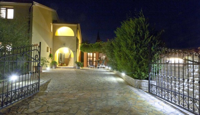 Beautiful Villa Luces, in Istria, with a Pool in Jadreški