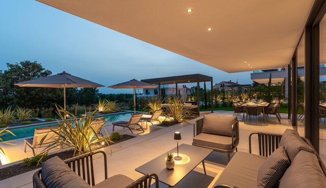 Beautiful Villa Parenzo IV with pool in Porec
