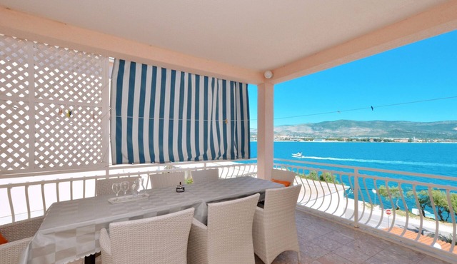 C - apt w. balcony, shared terrace & the sea view
