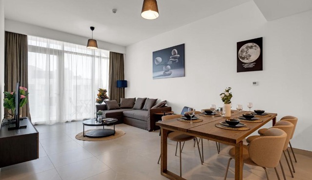 CanalFront - Central Location up to 7 Guests in Dubai