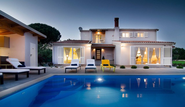 Captain´s House - Riesiger Garten und Beheizter Pool