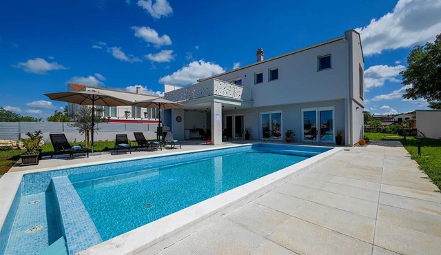Casa Ferata with pool