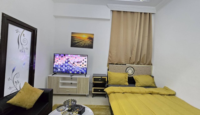 charming bed and break fast located in Abu Dhabi. Ac , wifi and parking. in Abu Dhabi