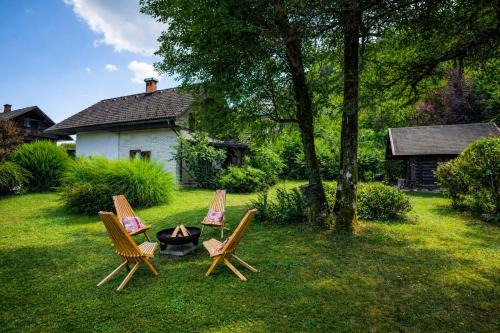 Charming Bled Home - Big Garden, BBQ & Free Bikes in Bled