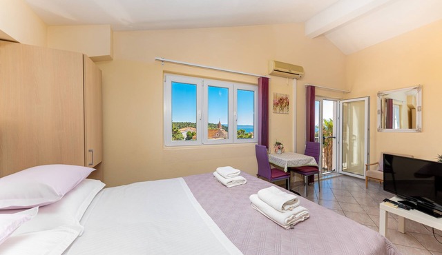 Charming studio apartment in Makarska with WiFi, AC