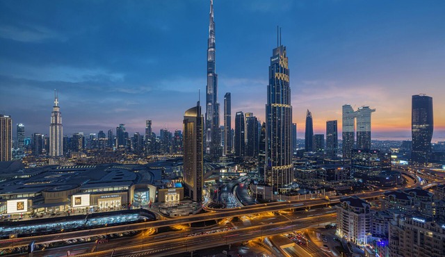 Chic 2-bed apartment with Full Burj View in vibrant Dubai - WiFi and AC incl. in Dubai