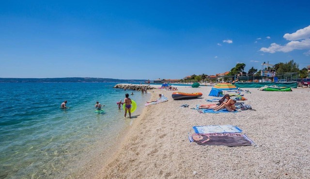 Chic and Stylish Kastel Novi Apartment with Pool - Five Bedroom Apartment With Pool in Kastel Novi