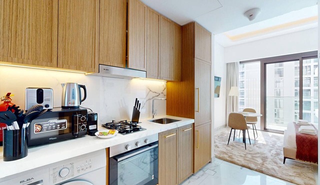 Chic Studio | Premium Amenities | Fully Furnished in Dubai
