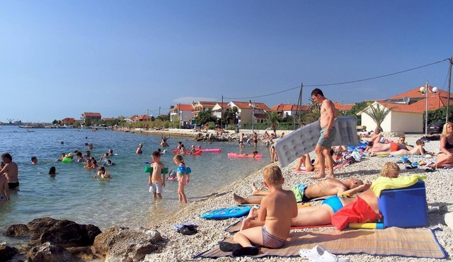 Comfortable and spacious apartment near beach Bibinje, Zadar (A-5792-a) in Bibinje