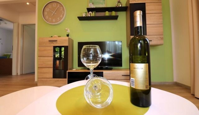 Comfortable Bungalow in Poreč – Perfect for 4 to 5 Guests