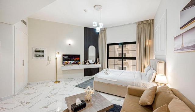 Comfortable Studio with Dubailand Vibes in Dubai