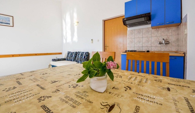 Cosy apartment for 4 people with WIFI, A/C, TV and terrace in Zadar