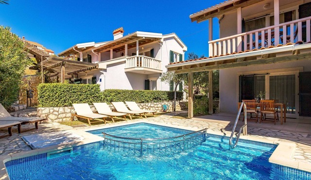 Cosy apartment for 4 people with pool, WIFI, A/C, TV and terrace