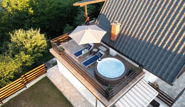 Countryside Home 48 is the ideal choice for nature lovers, fishing enthusiasts, and those seeking a peaceful holiday.