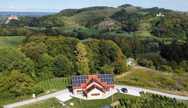 Cozy 2-bedroom house in charming Gradišča with AC and Sauna in Cirkulane
