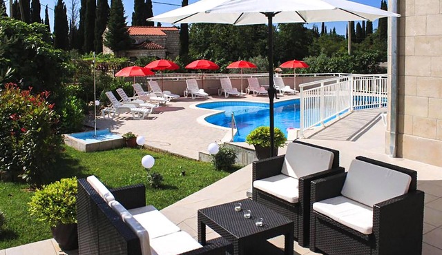 Cozy apartment in Cilipi with swimming pool in Cilipi