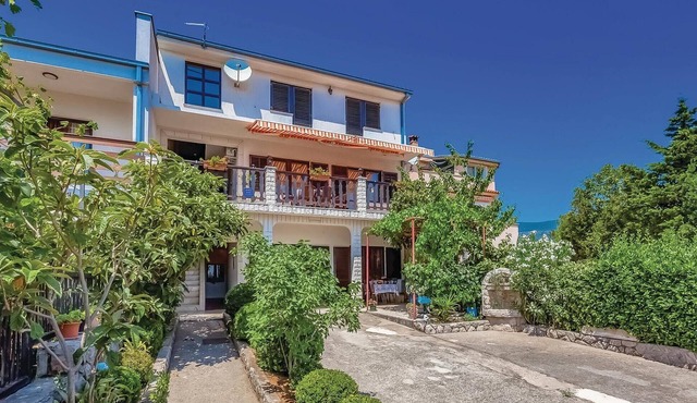 Cozy apartment in Crikvenica with house sea view