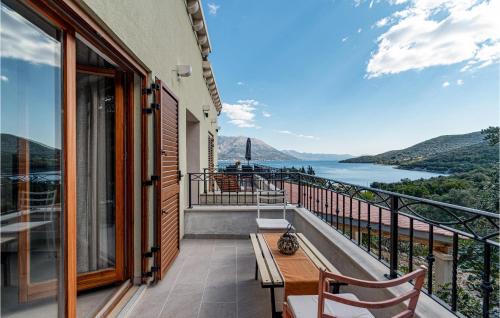 Cozy Apartment In Kneze With House Sea View